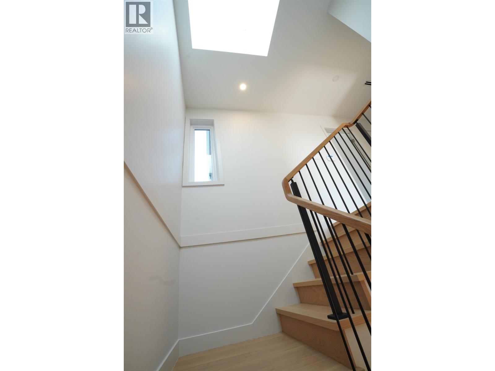 6252 KITCHENER STREET, Burnaby