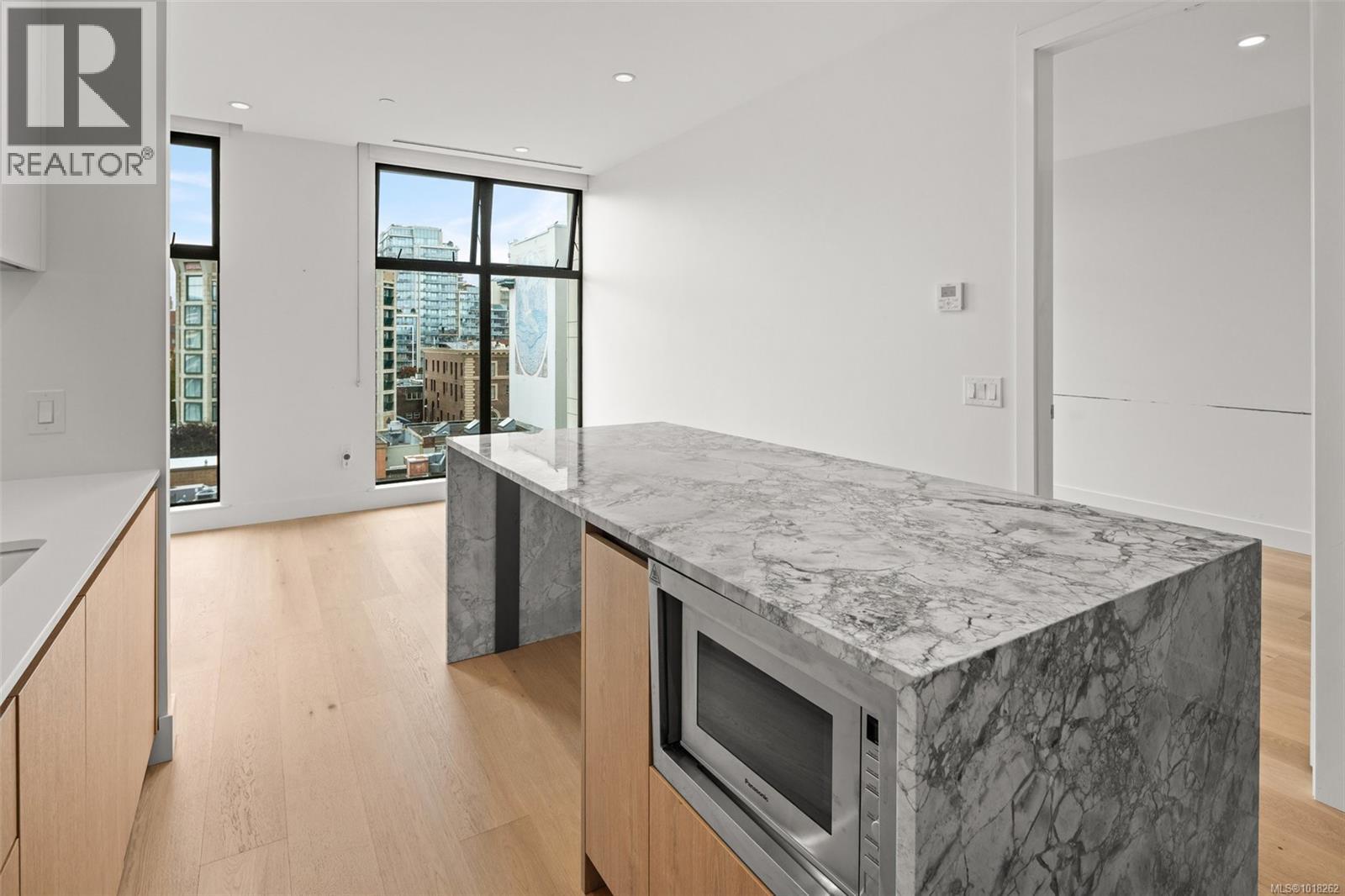 503 888 Government St, Victoria