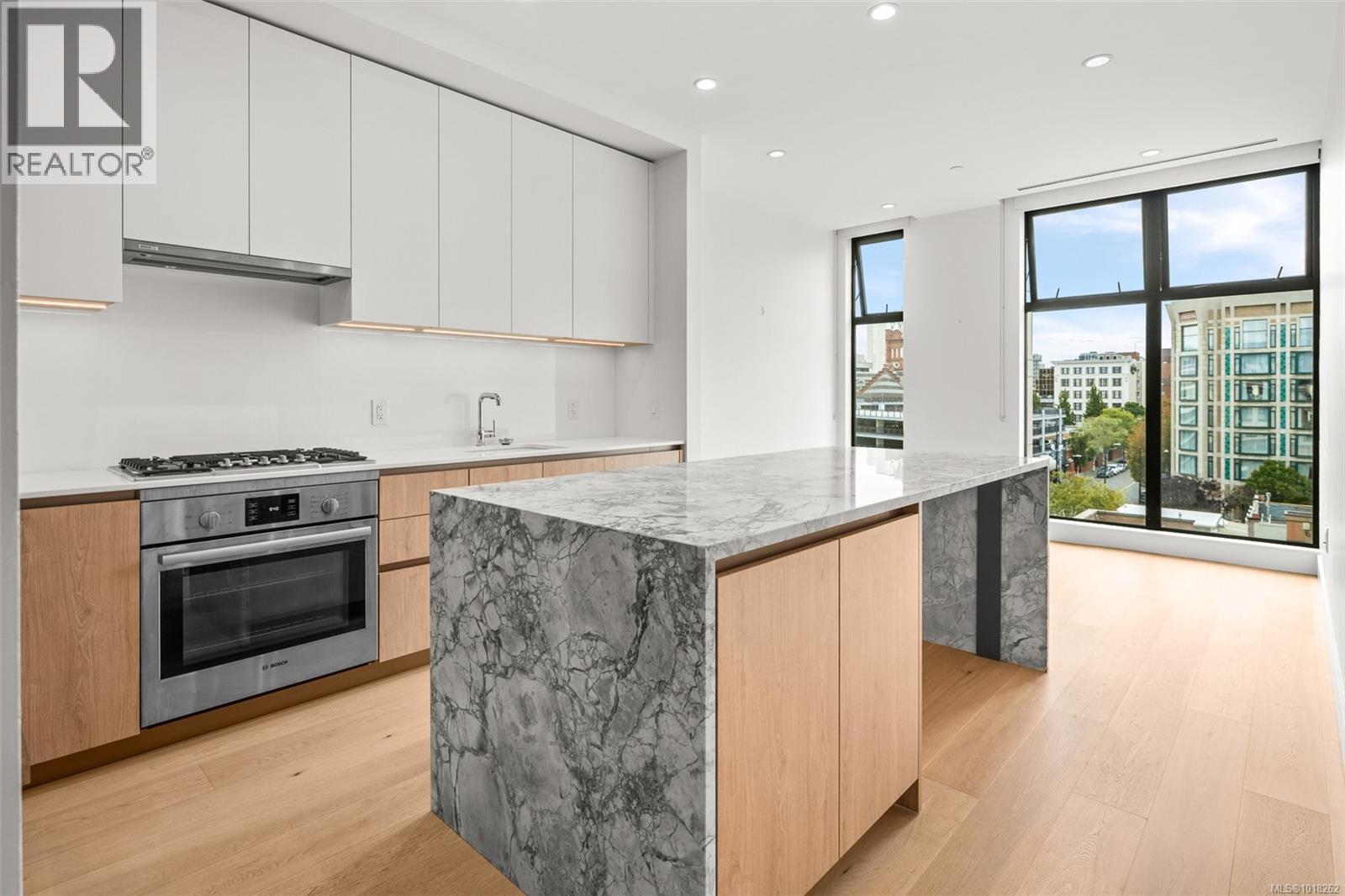 503 888 Government St, Victoria