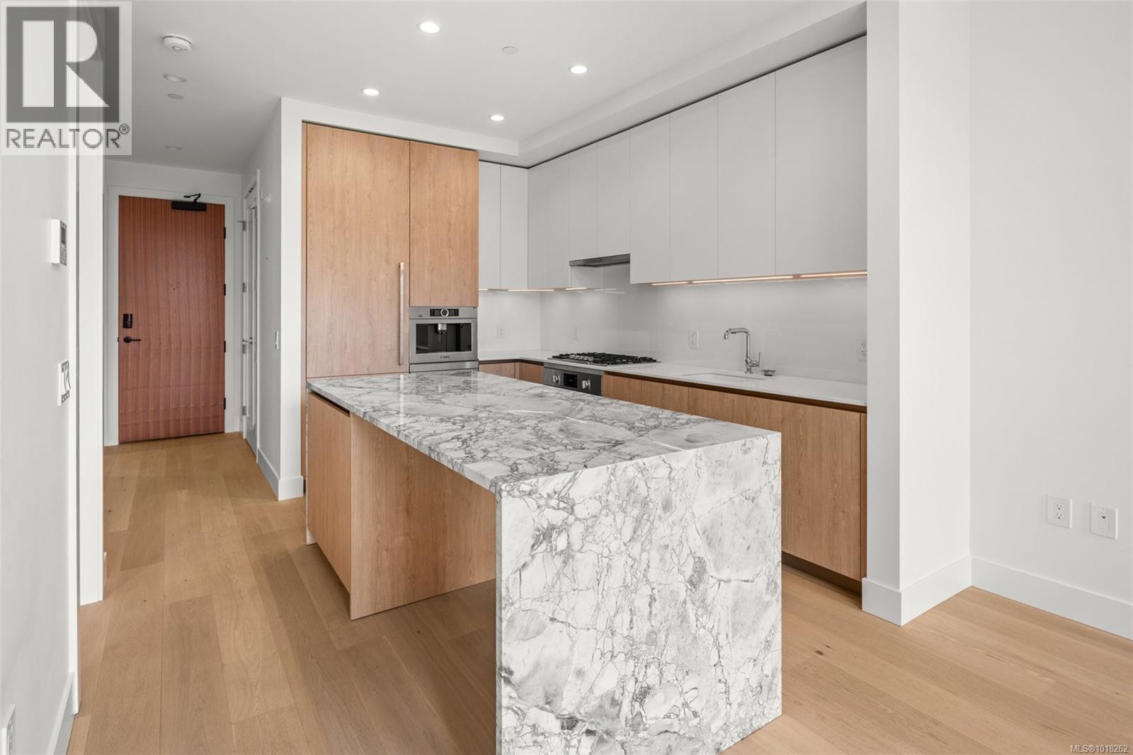 503 888 Government St, Victoria