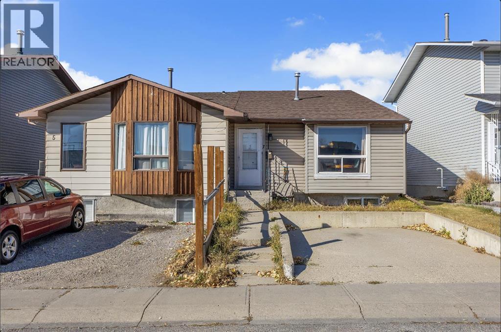 Single Family House Bungalow for Sale in  Castleridge Way NE Castleridge Calgary 