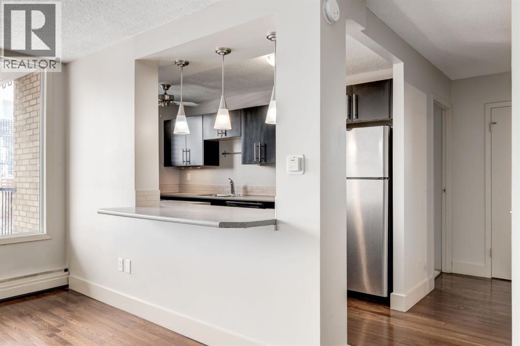 Single Family House for Sale in    Avenue SW Cliff Bungalow Calgary 