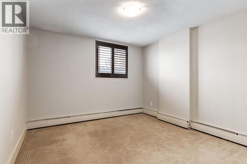 Single Family House for Sale in    Avenue SW Cliff Bungalow Calgary 