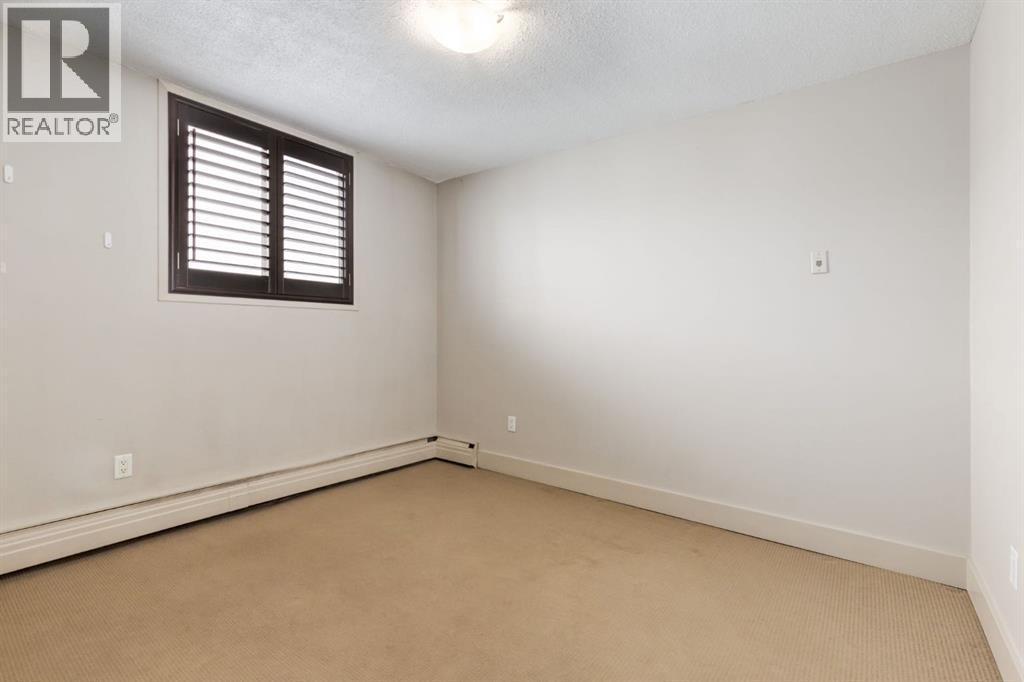 Single Family House for Sale in    Avenue SW Cliff Bungalow Calgary 