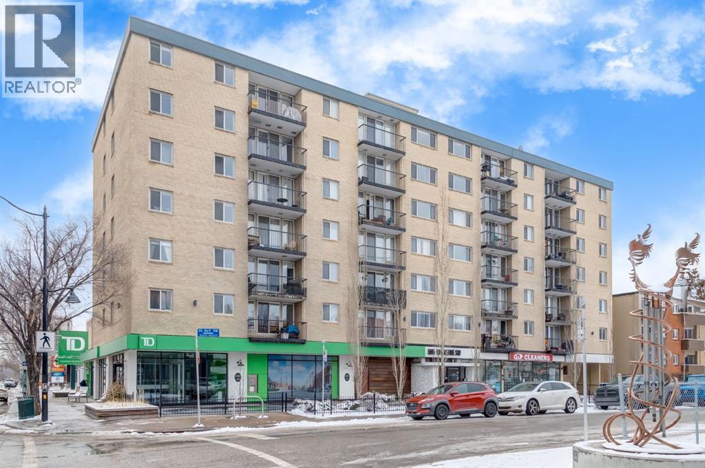 Single Family House for Sale in    Avenue SW Cliff Bungalow Calgary 