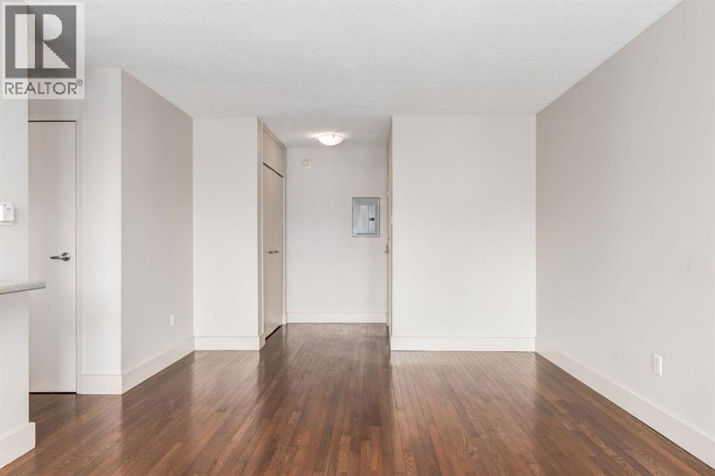 Single Family House for Sale in    Avenue SW Cliff Bungalow Calgary 