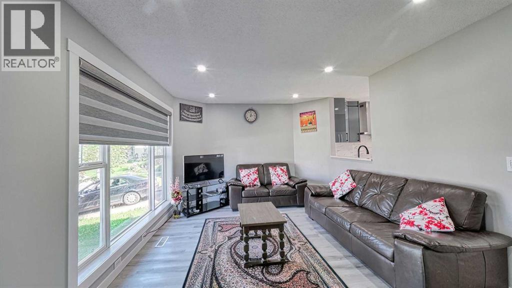 Single Family House for Sale in  Taradale Drive NE Taradale Calgary 