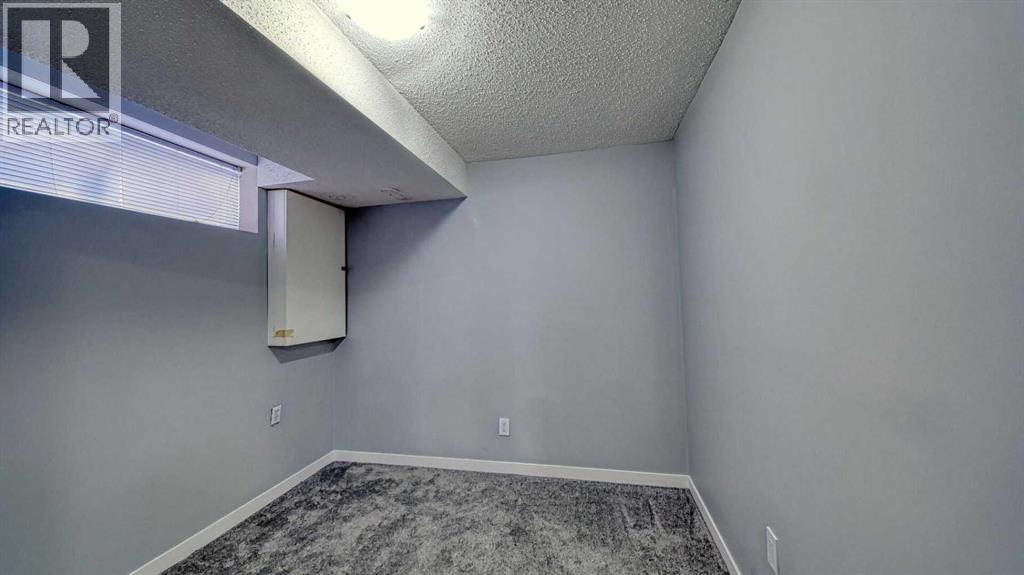 Single Family House for Sale in  Taradale Drive NE Taradale Calgary 