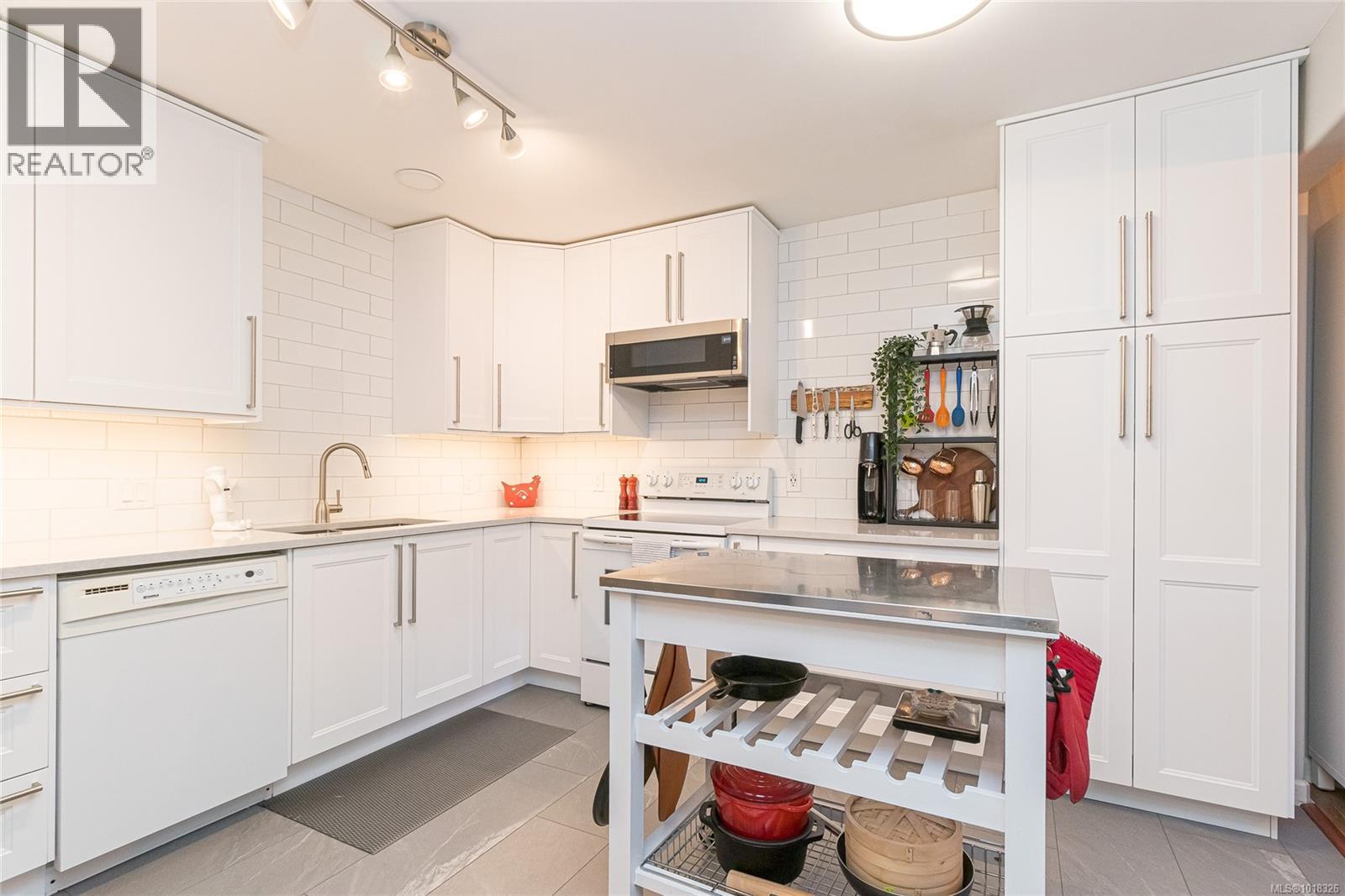 107 27 Songhees Road, Victoria