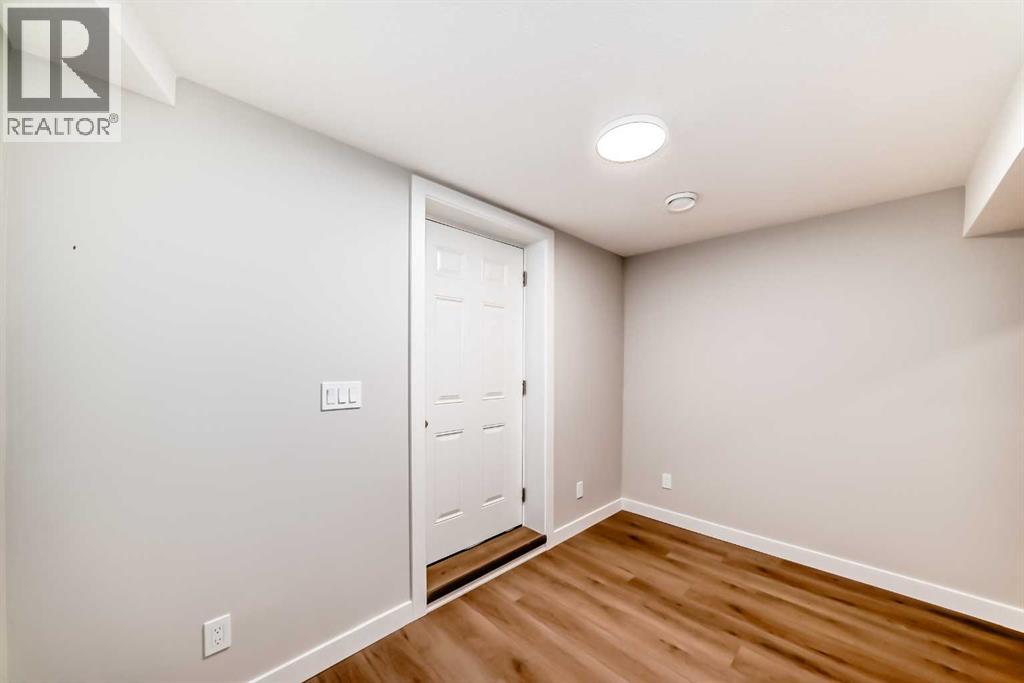 Single Family House 4 Level for Sale in  Penbrooke Drive SE Penbrooke Meadows Calgary 