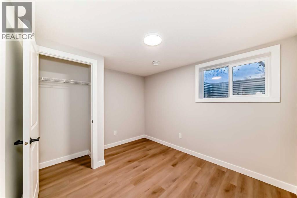 Single Family House 4 Level for Sale in  Penbrooke Drive SE Penbrooke Meadows Calgary 