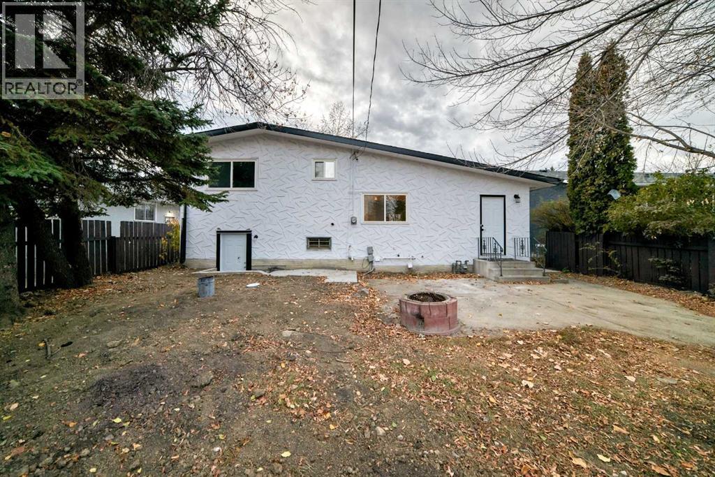 Single Family House 4 Level for Sale in  Penbrooke Drive SE Penbrooke Meadows Calgary 