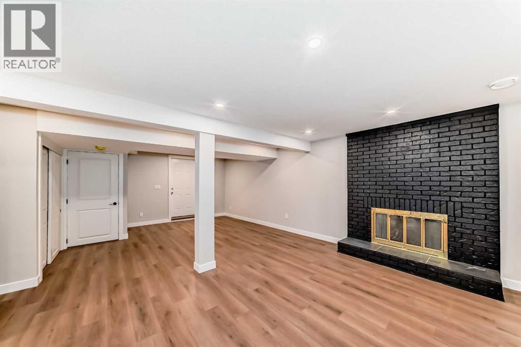 Single Family House 4 Level for Sale in  Penbrooke Drive SE Penbrooke Meadows Calgary 