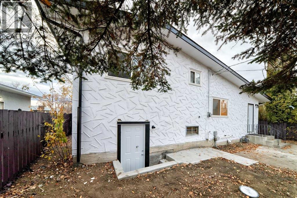 Single Family House 4 Level for Sale in  Penbrooke Drive SE Penbrooke Meadows Calgary 