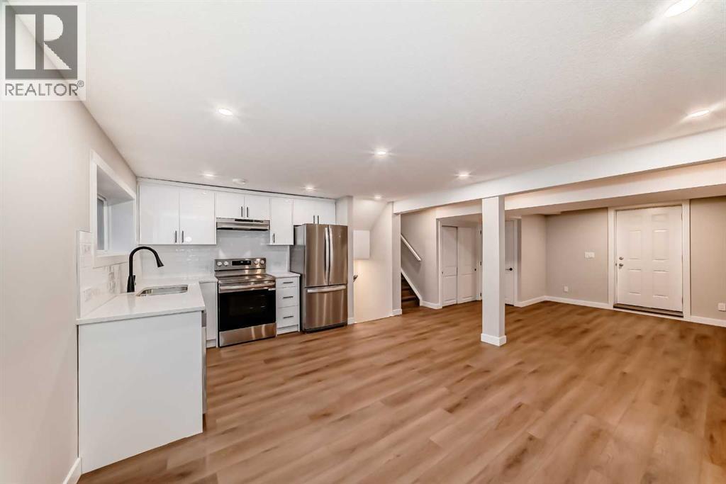 Single Family House 4 Level for Sale in  Penbrooke Drive SE Penbrooke Meadows Calgary 