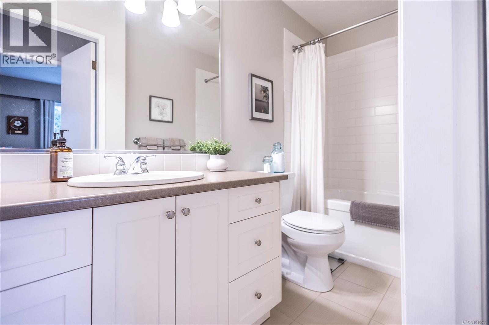  1331 Glenridge Drive, Langford