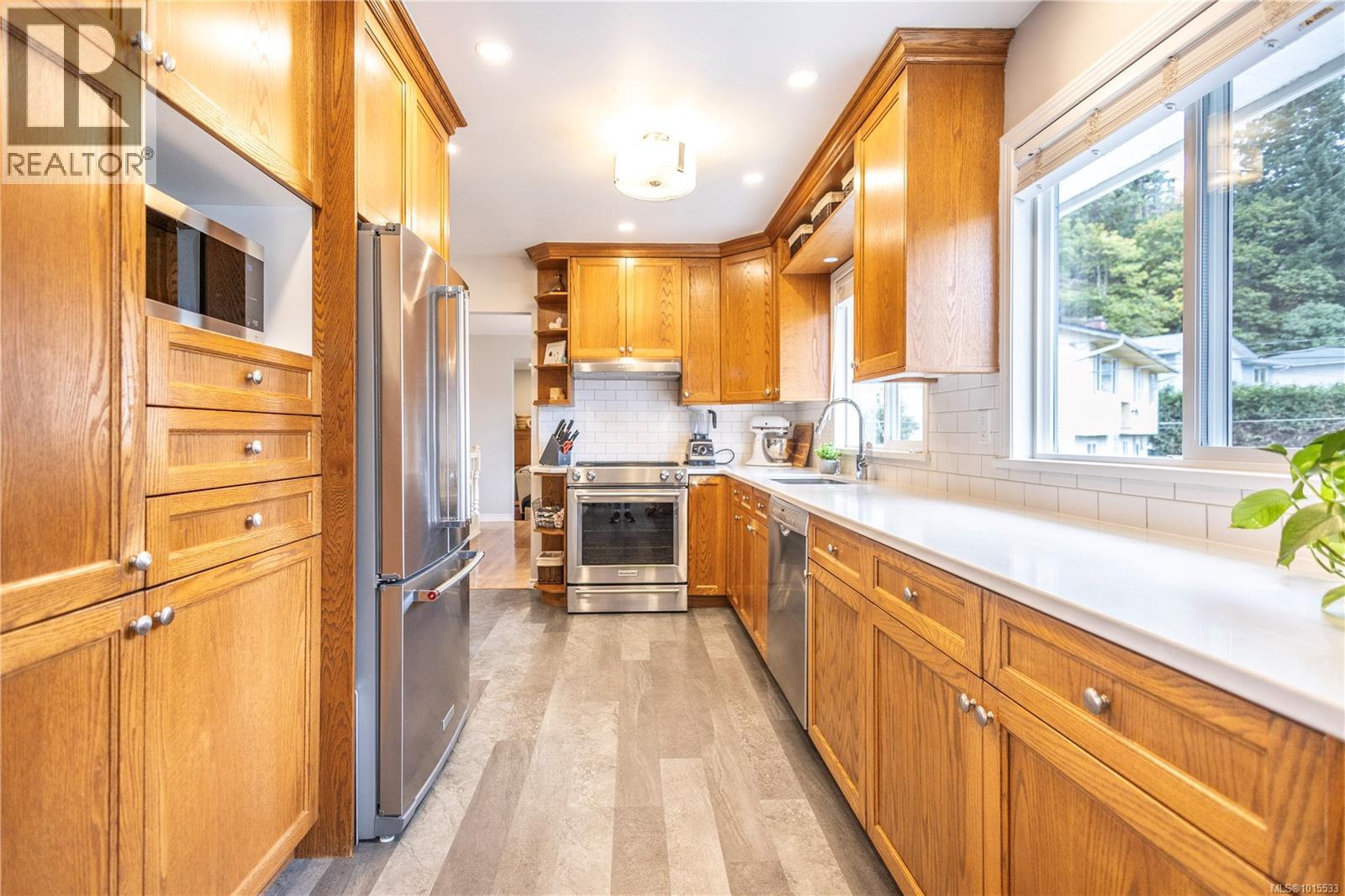  1331 Glenridge Drive, Langford