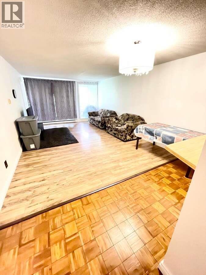 219 9300 GLENACRES DRIVE, Richmond