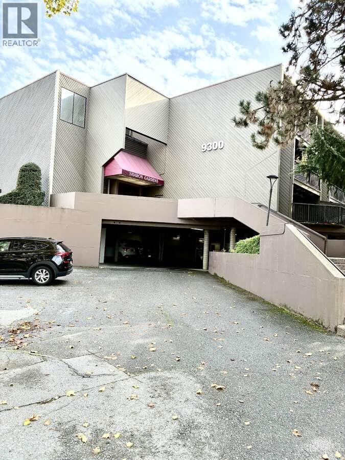 219 9300 GLENACRES DRIVE, Richmond