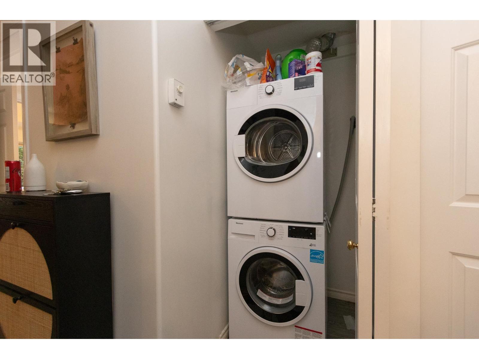 106 177 W 5th STREET, North Vancouver
