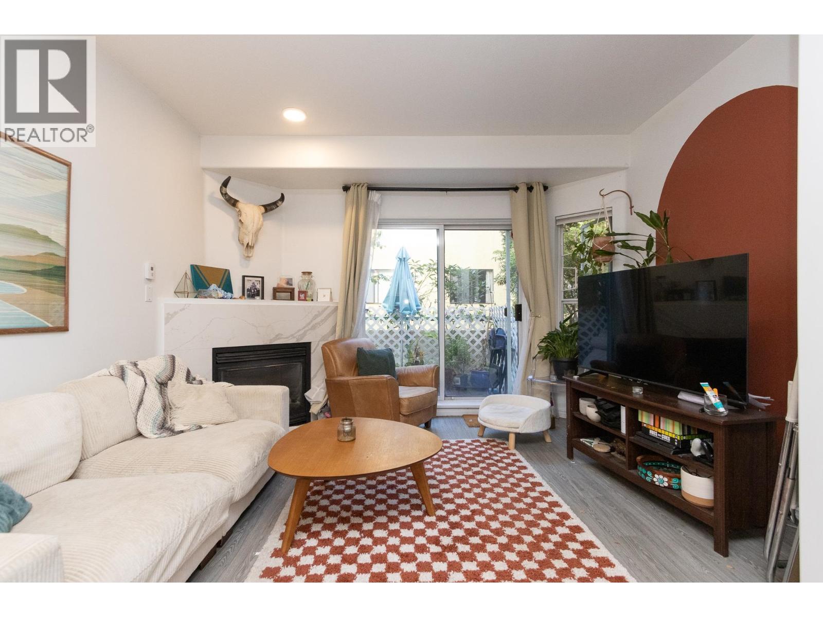 106 177 W 5th STREET, North Vancouver