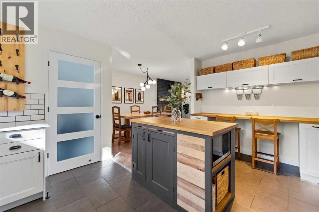 Single Family House Bungalow for Sale in  Dalhart Road NW Dalhousie Calgary 