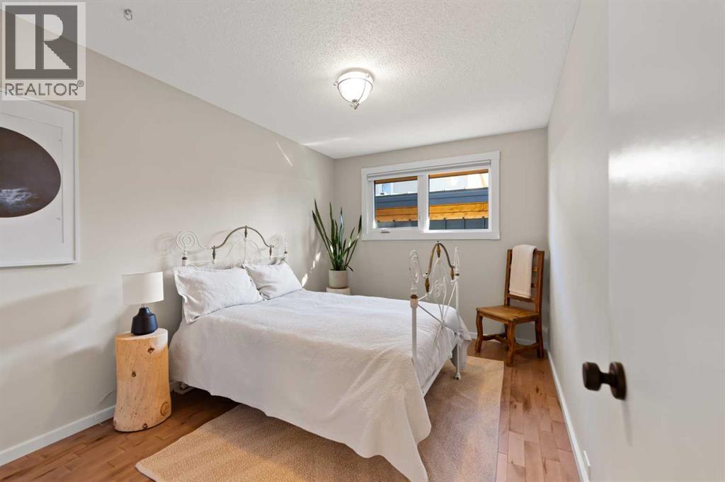 Single Family House Bungalow for Sale in  Dalhart Road NW Dalhousie Calgary 