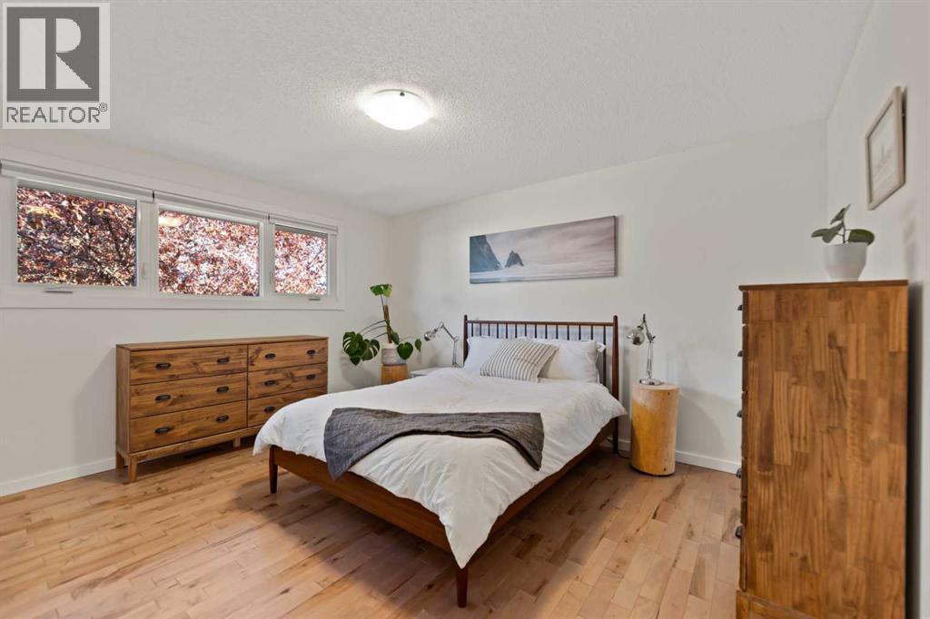 Single Family House Bungalow for Sale in  Dalhart Road NW Dalhousie Calgary 