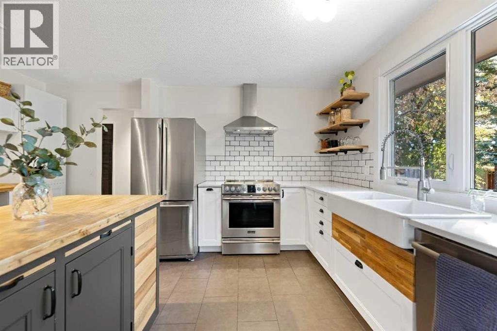 Single Family House Bungalow for Sale in  Dalhart Road NW Dalhousie Calgary 