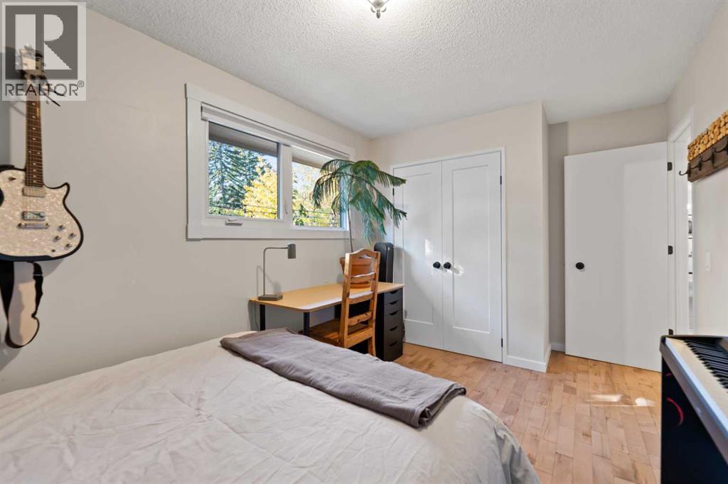 Single Family House Bungalow for Sale in  Dalhart Road NW Dalhousie Calgary 