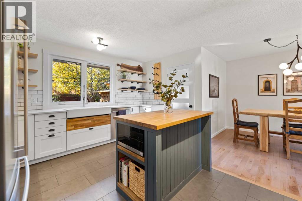 Single Family House Bungalow for Sale in  Dalhart Road NW Dalhousie Calgary 