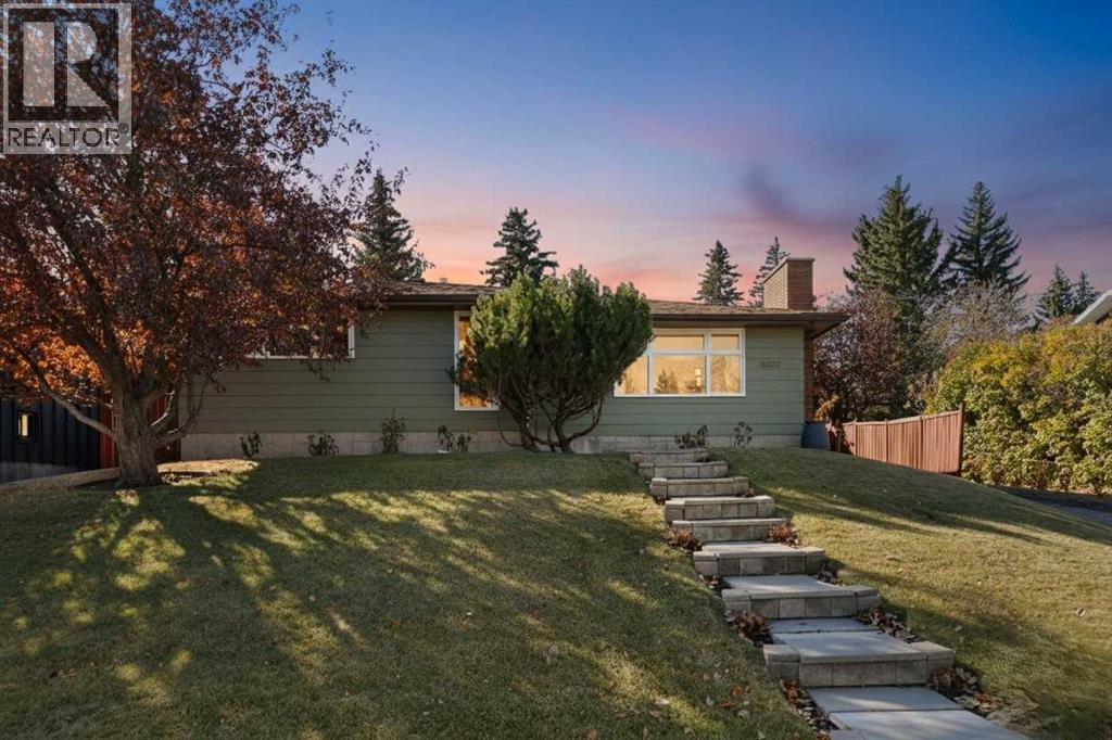 Single Family House Bungalow for Sale in  Dalhart Road NW Dalhousie Calgary 