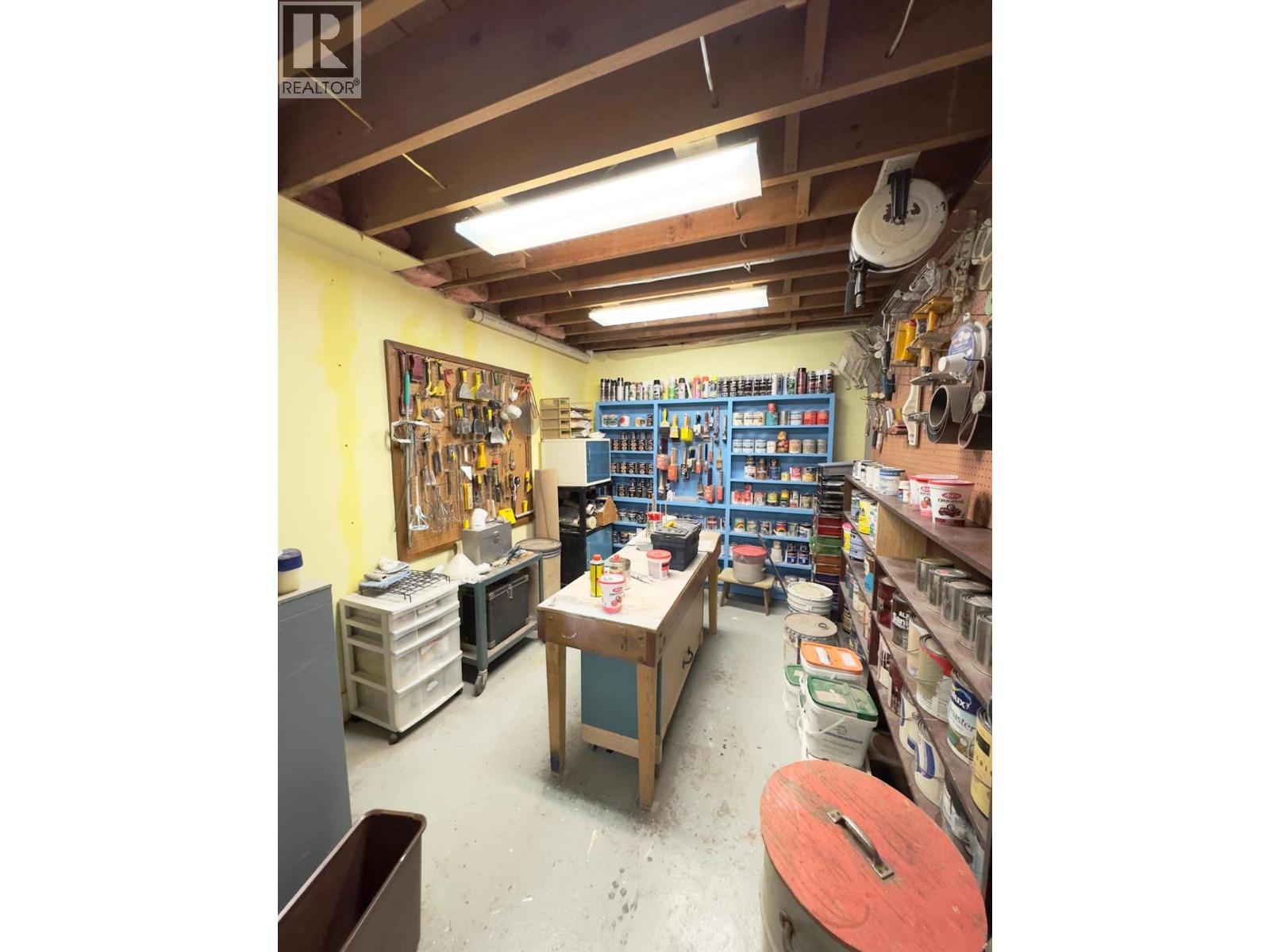 3152 6 Highway - 60