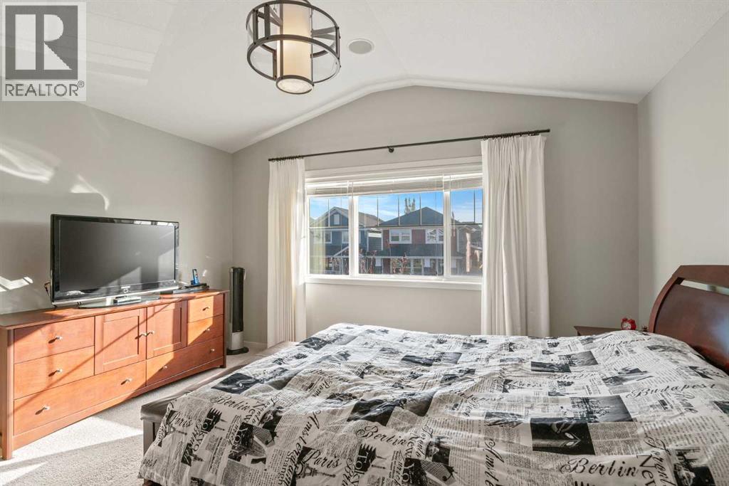 219 River Heights Green South, Cochrane