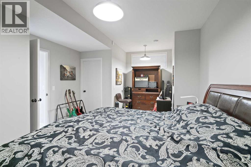 219 River Heights Green South, Cochrane
