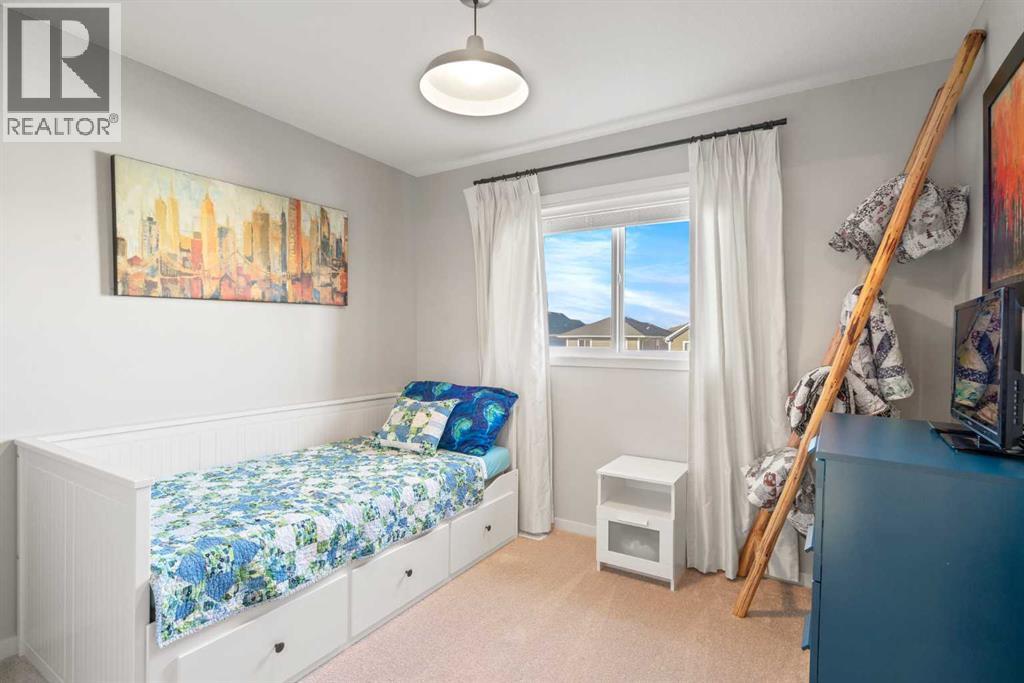 219 River Heights Green South, Cochrane