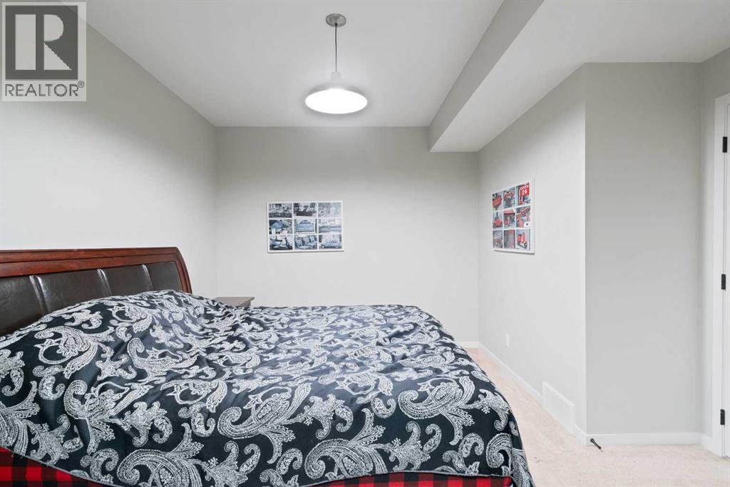 219 River Heights Green South, Cochrane