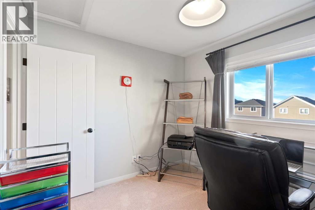 219 River Heights Green South, Cochrane