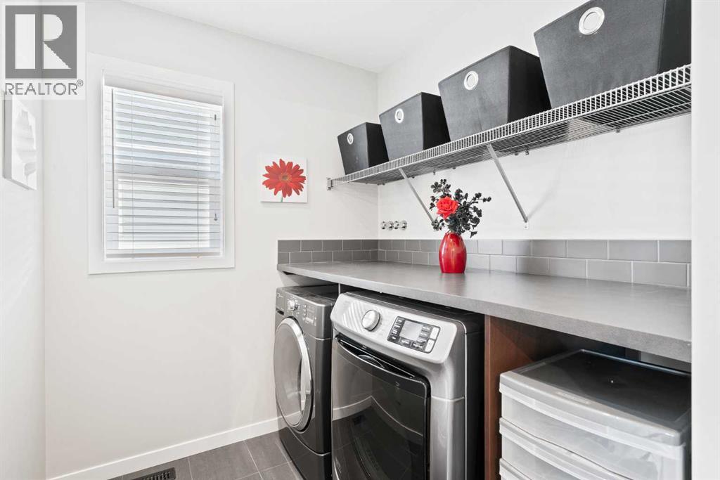219 River Heights Green South, Cochrane