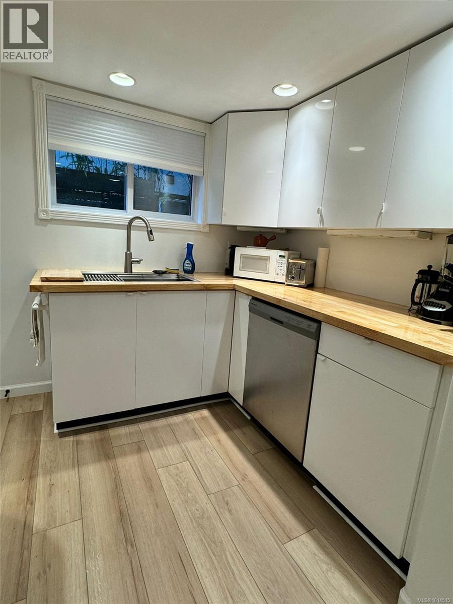 156 Joseph St, Victoria