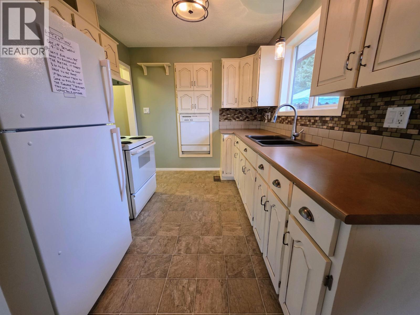 3777 HILLCREST ROAD, Prince George