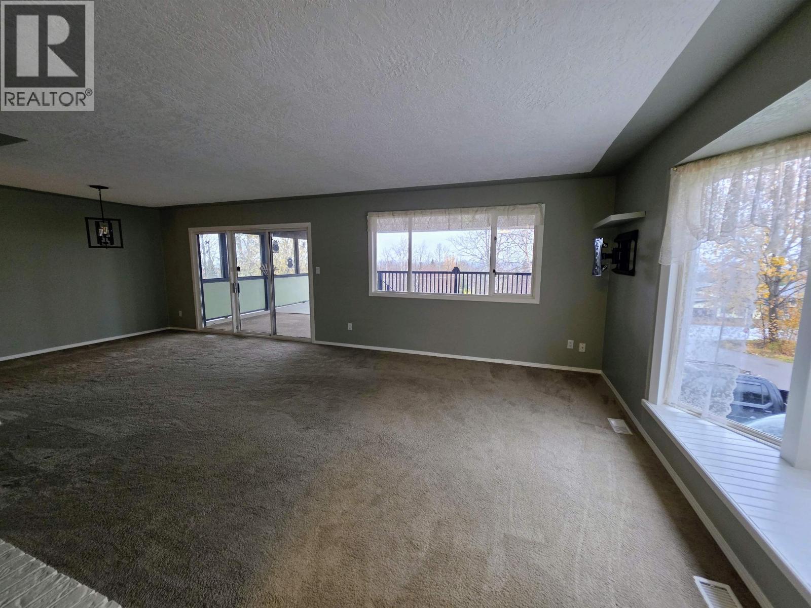 3777 HILLCREST ROAD, Prince George