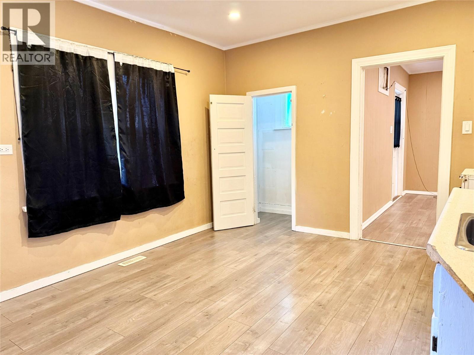 1442 Tamarac Avenue, Trail