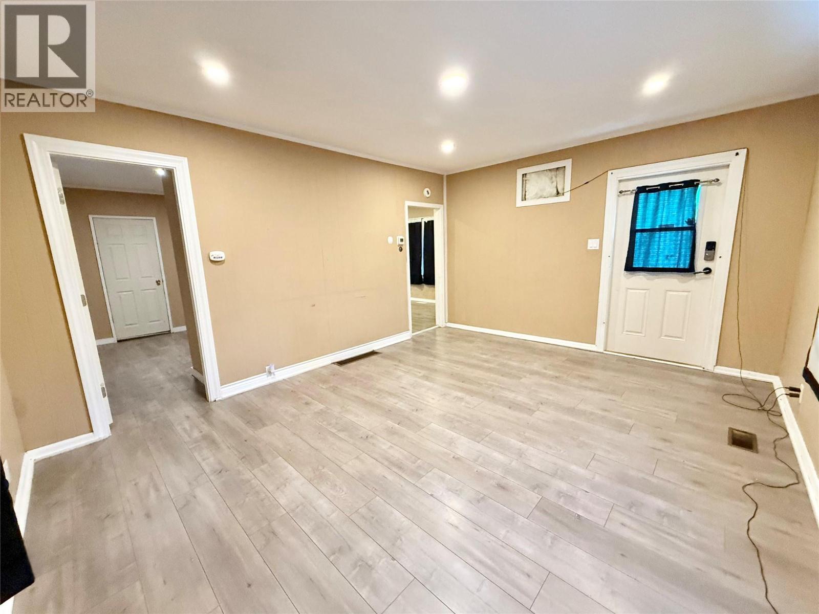 1442 Tamarac Avenue, Trail