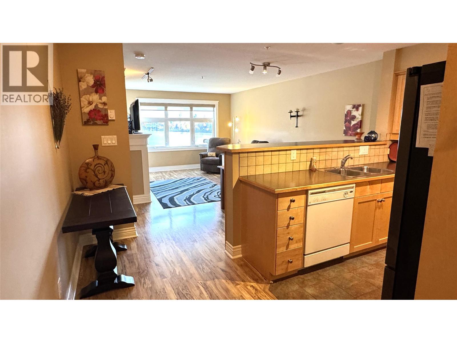 550 RAINBOW Drive Unit# 207, Kaslo