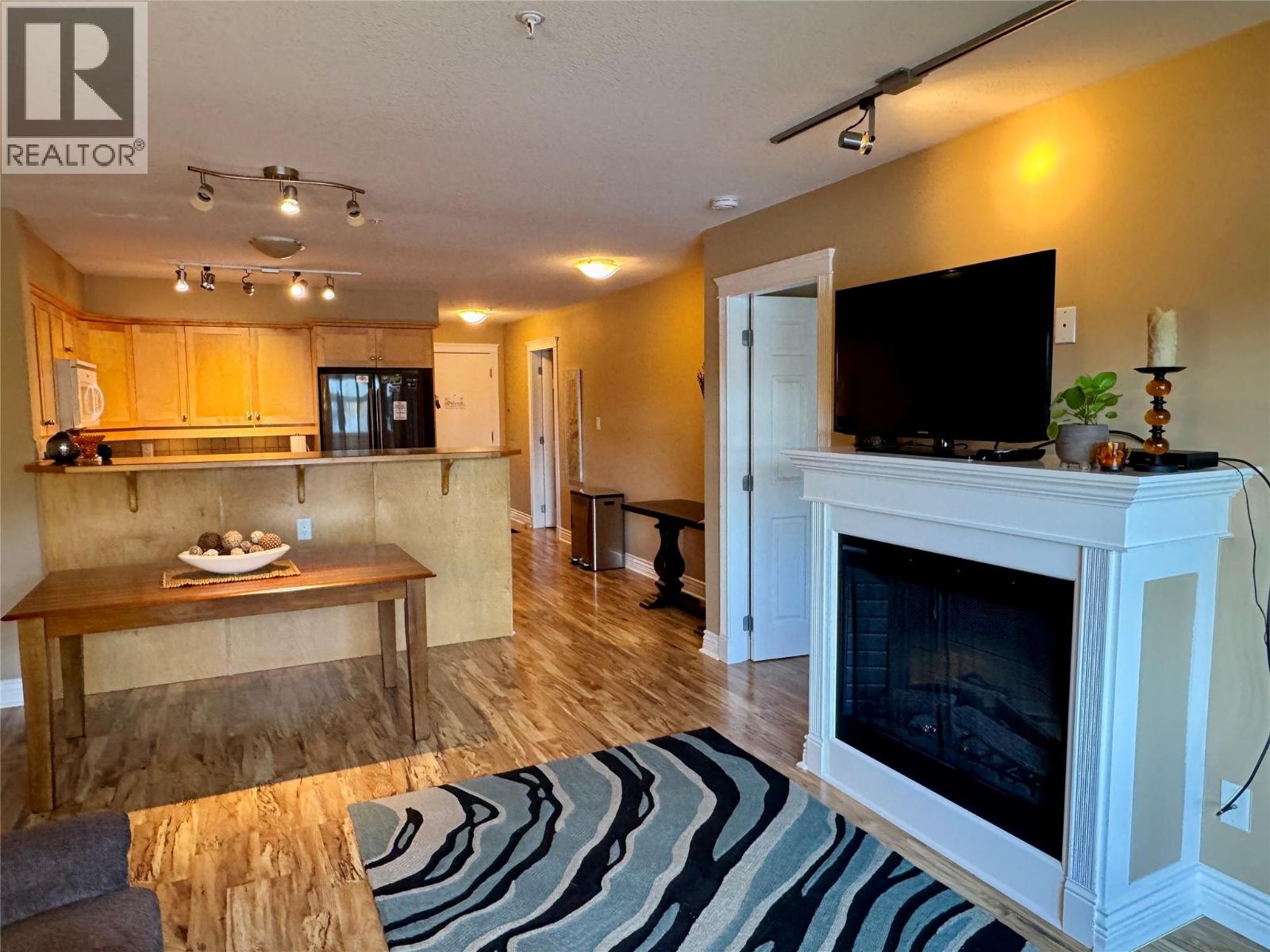 550 RAINBOW Drive Unit# 207, Kaslo