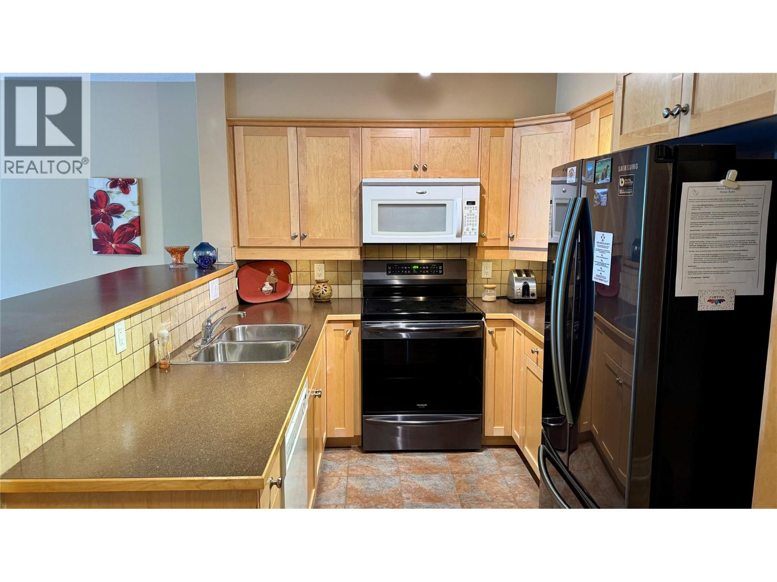 550 RAINBOW Drive Unit# 207, Kaslo