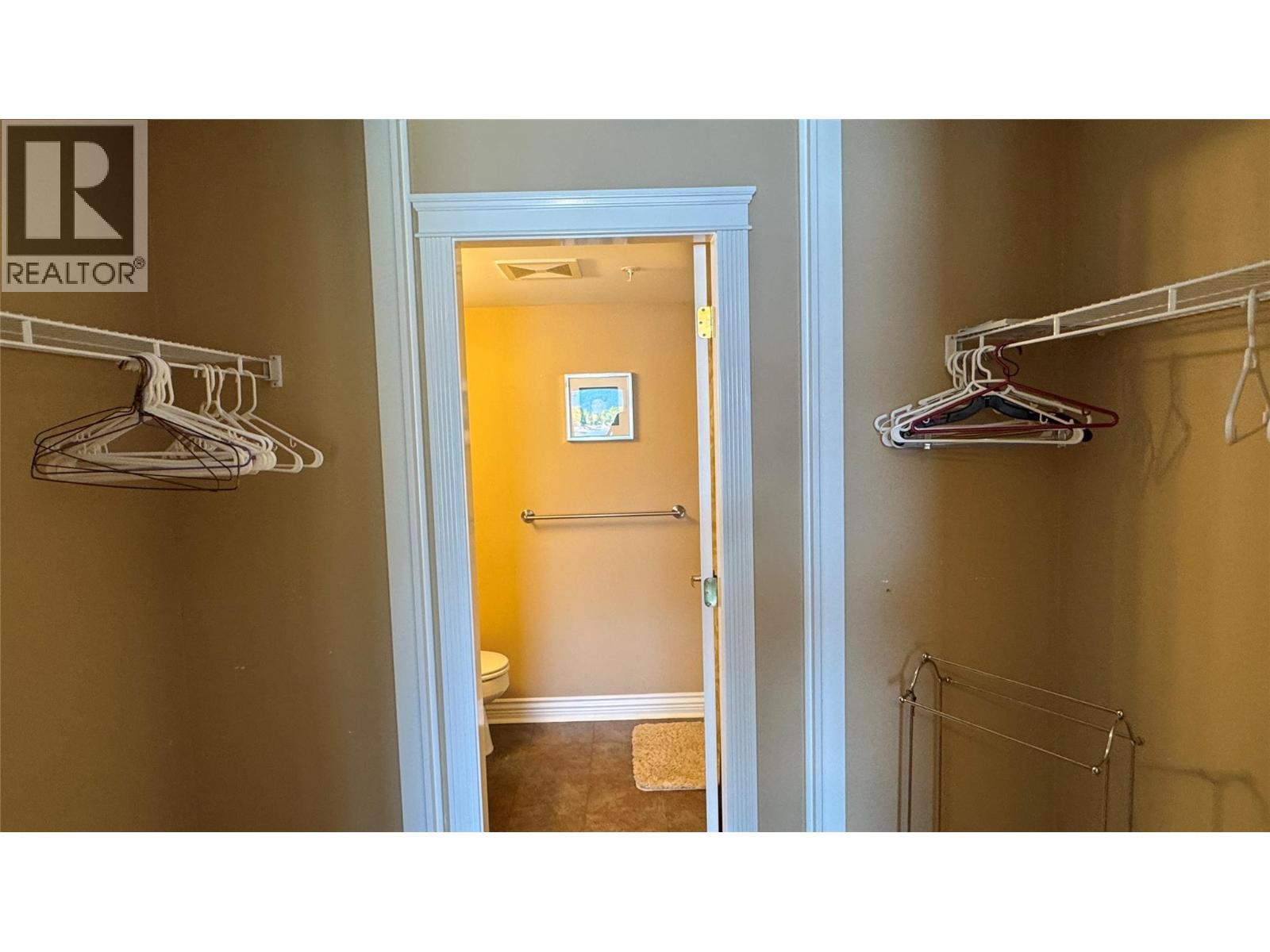 550 RAINBOW Drive Unit# 207, Kaslo