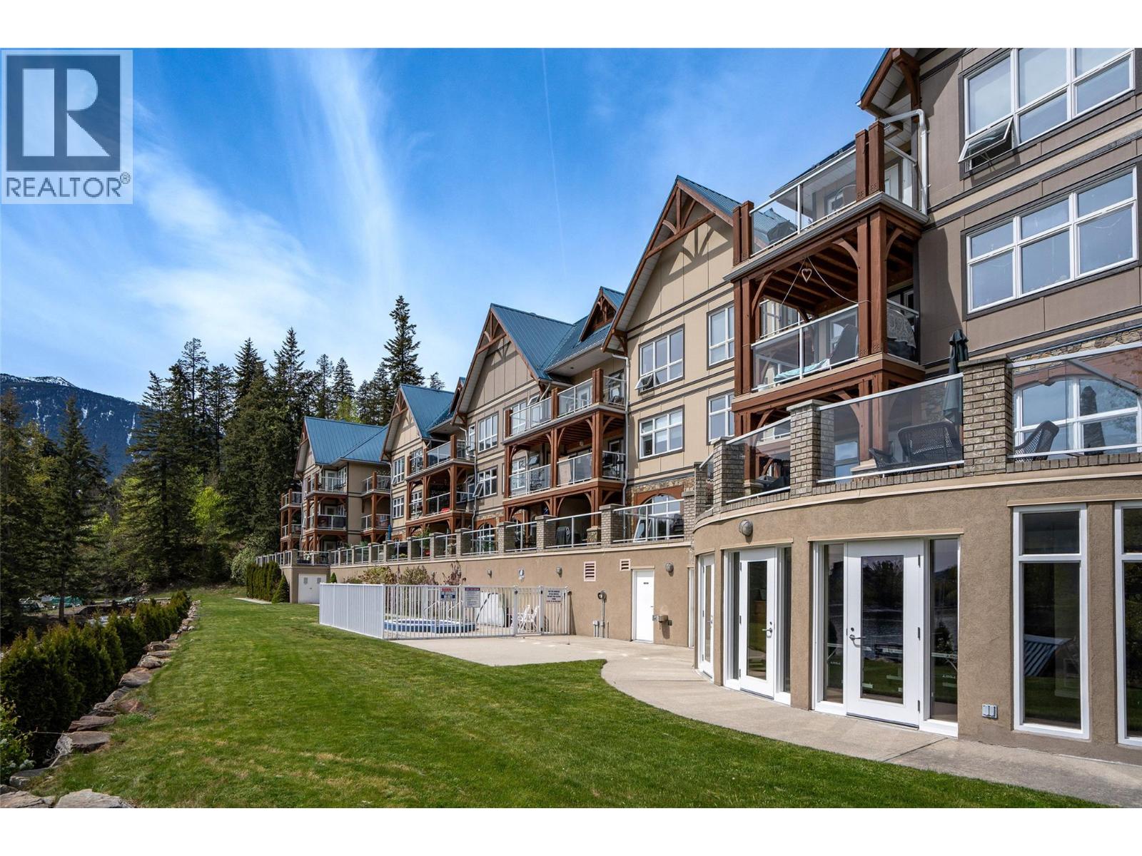 550 RAINBOW Drive Unit# 207, Kaslo
