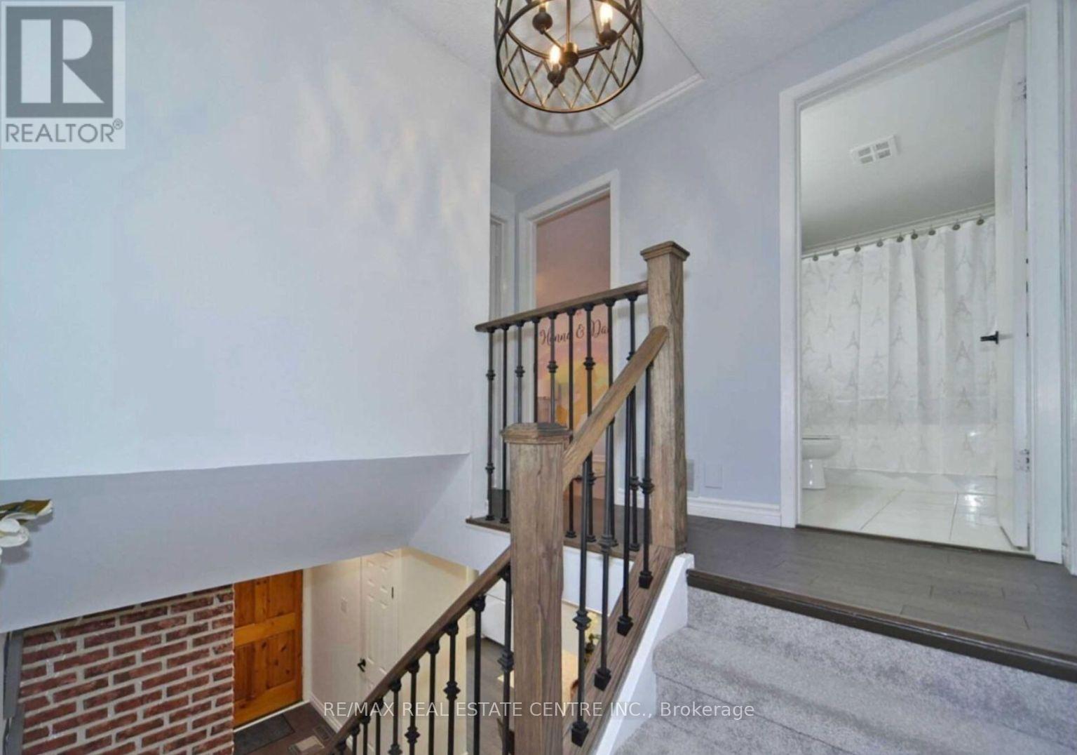 25 IVANIC COURT - 17